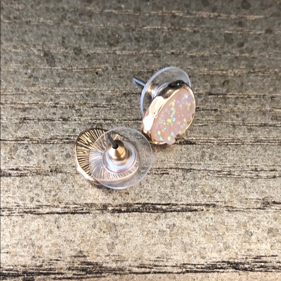 Host Pick 💖NWT Iridescent druzy earrings - Picture 3 of 4